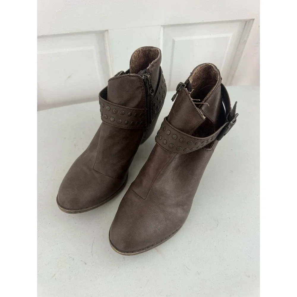 Blowfish Brown Studded Ankle‎ Booties Women's Sz 8.5 Chunky Heel Side Zip